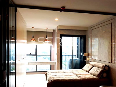 Condos for rent BTS Victory Monument : Studio with Partition High Fl. 20+ Good Location Next to BTS Victory Monument 100 m @ Rhythm Rangnam