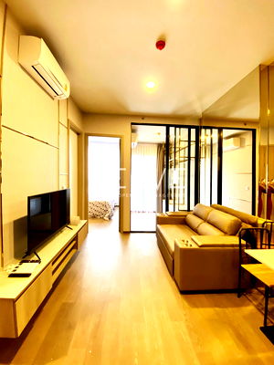 Condos for rent Airport Link Ratchaprarop : 1 Bed 1 Walk in Closet Nice Decorate New Condo Good Location BTS Phaya Thai 300 m. @ Park Origin Phayathai