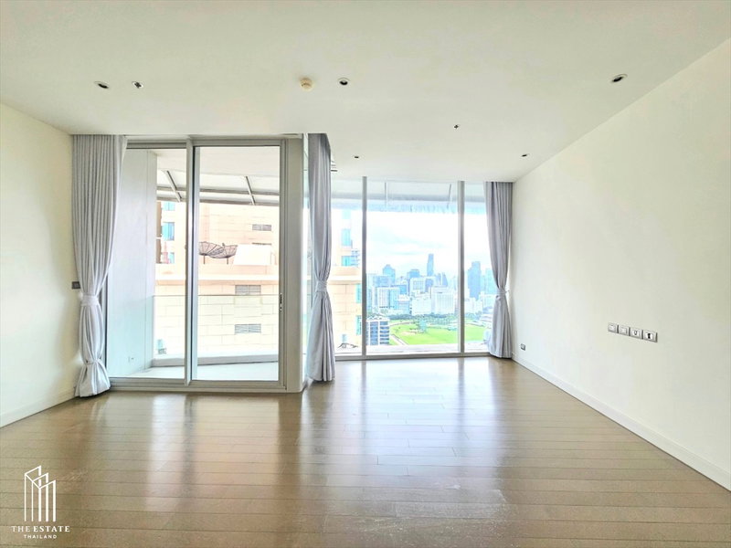 Condos for sale : For Sale: Magnolias Ratchadamri Boulevard, South Side, with a View of The Royal Bangkok Sports Club,