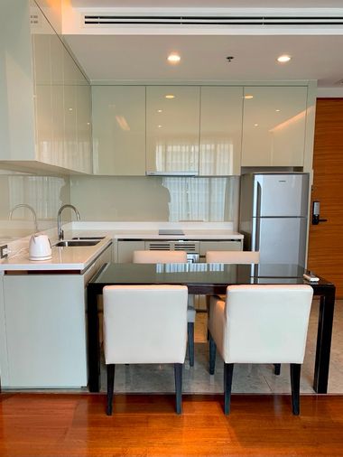 ขายคอนโด The Address สุขุมวิท 28 2bed 2bath 66sqm ชั้น 22 วิวเอ็มโพเรียม ห้องเก็บเสียง