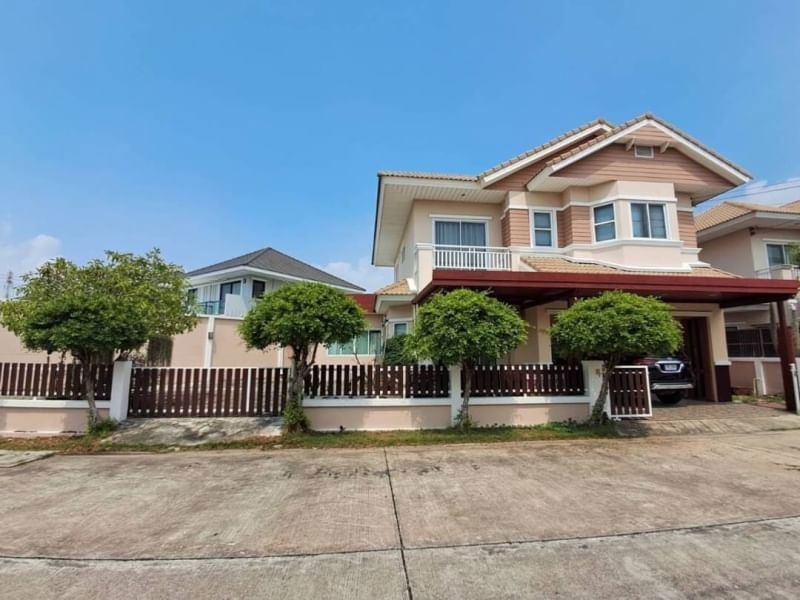 Houses for sale : Single house for sale, end house, Manirin Green Park Village, Ang Sila, Chonburi