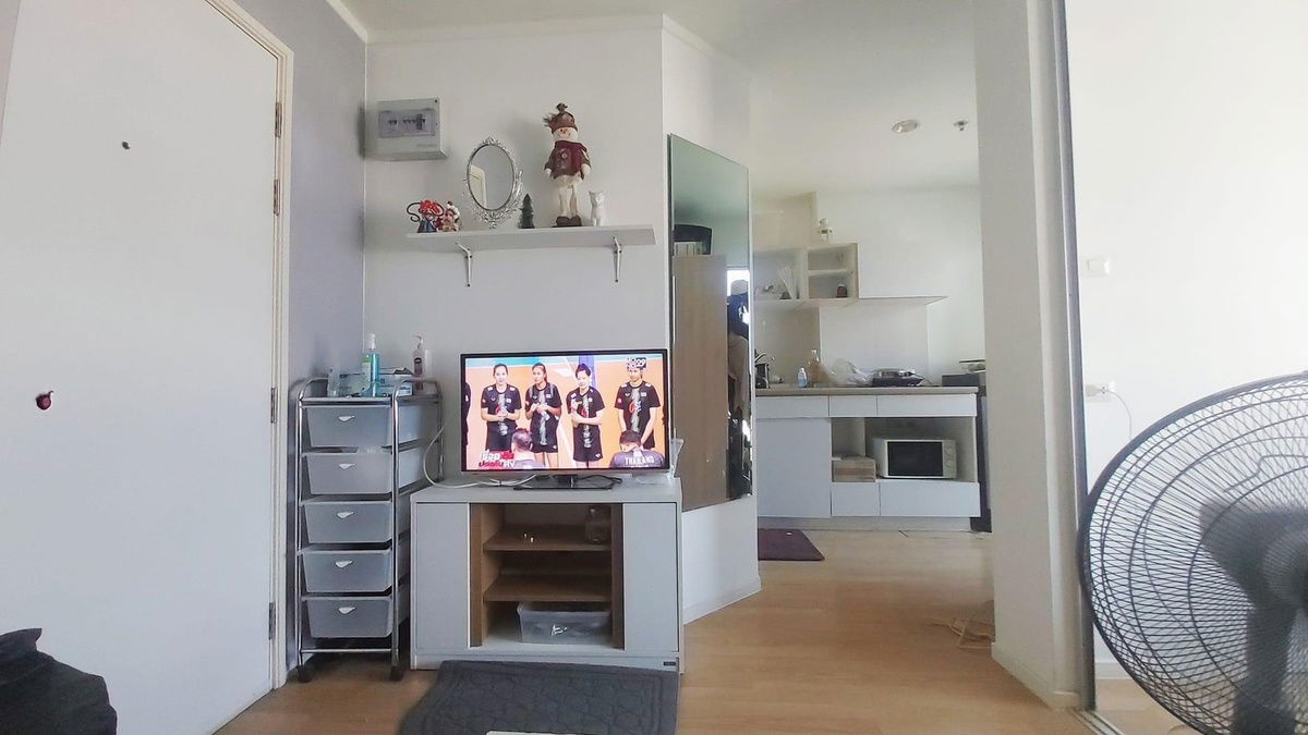 picture Add line : @cutecondo beautiful room + fully furnished Quick response - 3/10
