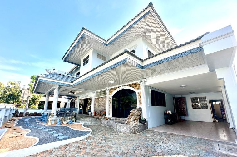ให้เช่าบ้านเดี่ยว 6 ห้องนอน 900 ตร.ม. 120 ตร.ว. เขตตลิ่งชัน