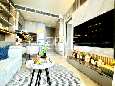 Condos for rent : 1 Bed Nice Room Good Location Super Luxury Condo Close to BTS Victory Monument 400 m. & King Power @  The EXTRO Phayathai Rangnam 