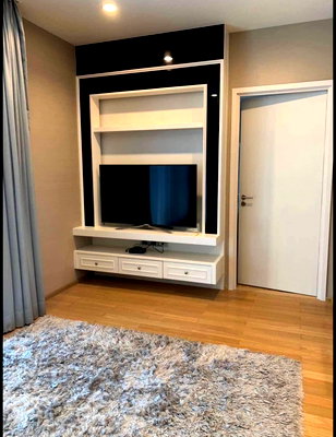 Condos for rent : for rent 39 by Sansiri. 1bed 53sqm. Line id: @pfagent
