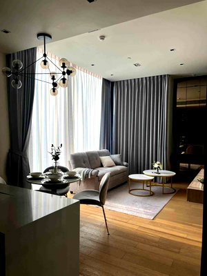 คอนโดให้เช่า : LTH10799–28 Chidlom FOR RENT 2 beds 2 baths size 75 Sq.m. Near BTS Chit Lom Station ONLY 98k/month