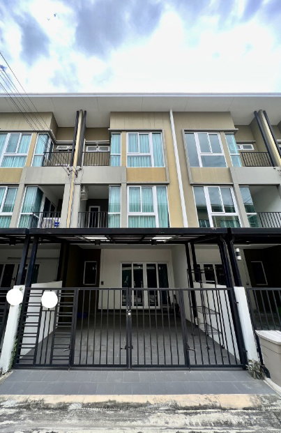 Houses for sale : 3 Bedroom Near IKEA Bangna 🏡🌳(For Sale) Bless Town Srinakarin-Namdang