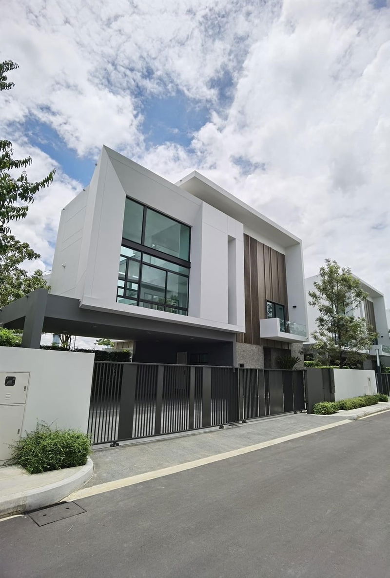 Houses for rent : Luxury House Near College 🏡🌳(For Rent) Nantawan Rama 9-Srinakarin