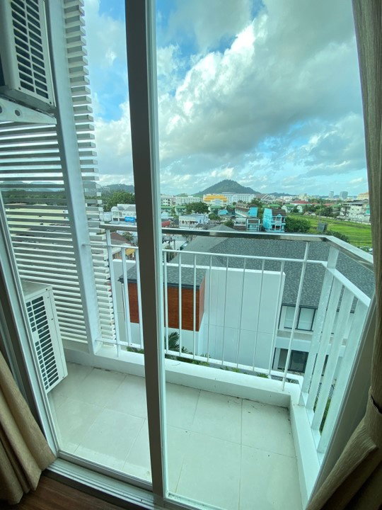 The Light Condominium, Phuket Town – Spacious Corner Unit, Excellent Investment - image 6