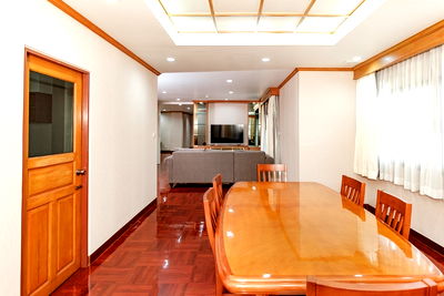 Condos for rent Rattana Bandit University (Rbac) : LTH10823–Nida Thonglor Apartment FOR RENT 4 beds 5 baths size 290 Sq.m. Near BTS Sukhumvit Station ONLY 75k/month