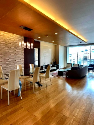คอนโดให้เช่า : LTH10824–The Park Chidlom FOR RENT 2 beds 2 baths size 145 Sq.m. Near BTS Chit Lom Station ONLY 150k/month