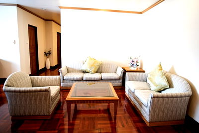 Condos for rent Rattana Bandit University (Rbac) : LTH10822–Nida Thonglor Apartment FOR RENT 2 beds 2 baths size 190 Sq.m. Near BTS Sukhumvit Station ONLY 65k/month