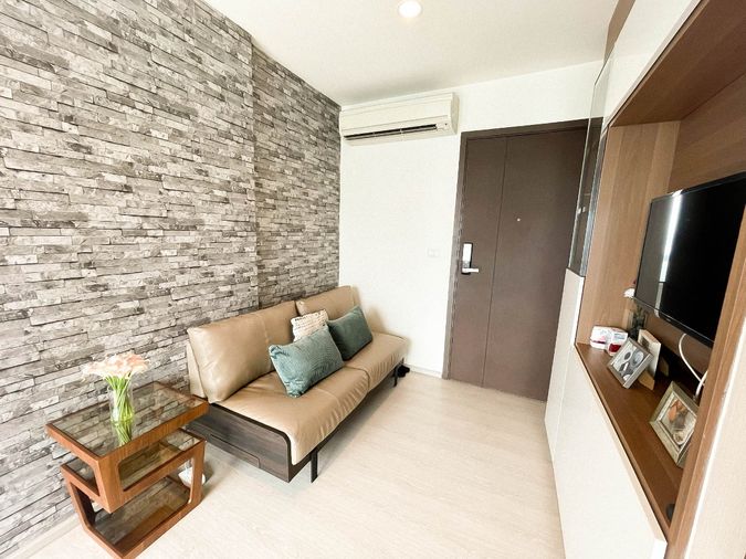 Hot Rent 1 Bed 34 sqm Rhythm Asoke I MRT Rama9 350 M  Contract 1 year High floor Have TV 2 sets Can Nego a bit if ready to move in this month