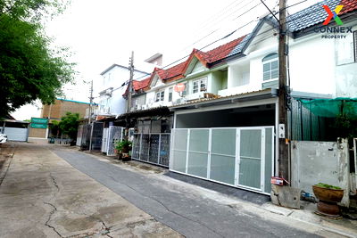 Townhouses for sale Ratchada-Ramintra Road : For Sale Townhouse/Townhome  , Baan Suan Thip , Khlong Kum , Bung Kum , Bangkok , CX-103528 ✅ Live chat with us ADD LINE @connexproperty ✅ 