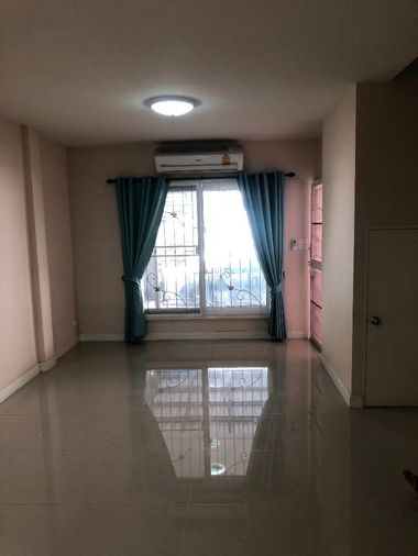 ขายทาวน์โฮม 2 ห้องนอน 75 ตร.ม. 18.8 ตร.ว. รสา แกรนด์วิลล์ พหลโยธิน 73