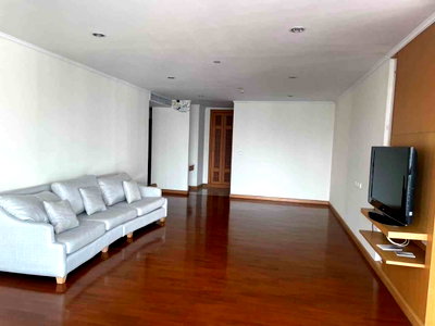 Condos for rent Phrom Phong : LTH10834–GM Height FOR RENT 3 beds 4 baths size 285 Sq.m. Near BTS Asoke Station ONLY 140k/month