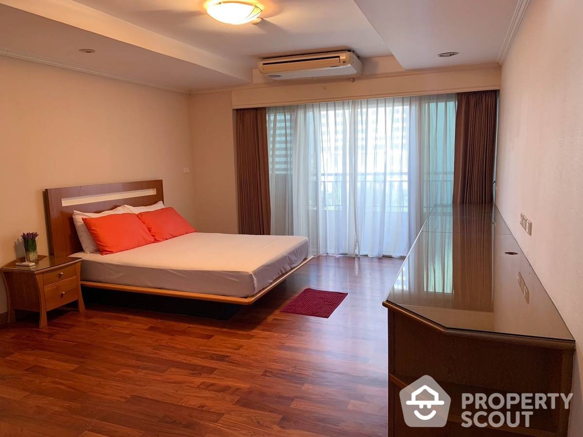 picture 3-BR Condo at Sathorn Park Place Condominium near MRT Lumphini (ID 1777857) - 9/12