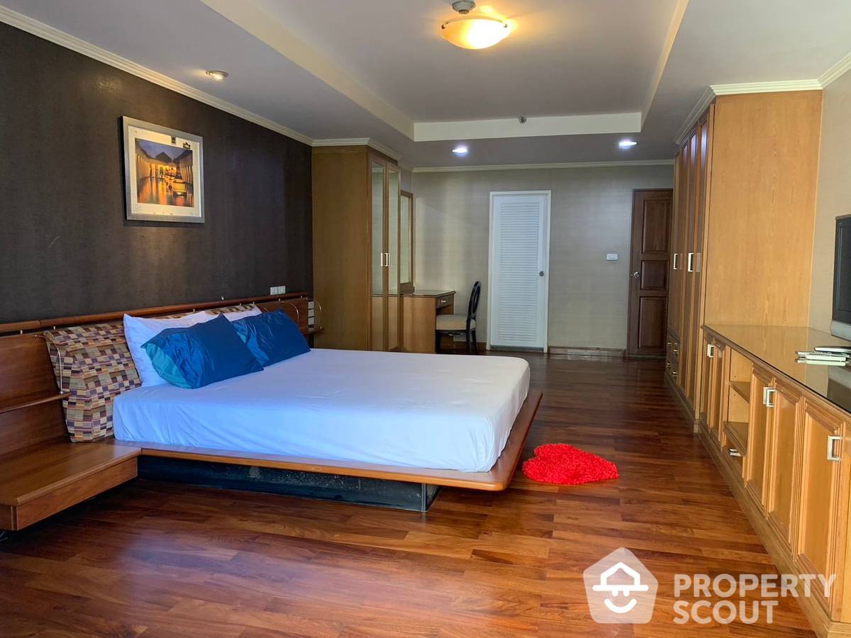 picture 3-BR Condo at Sathorn Park Place Condominium near MRT Lumphini (ID 1777857) - 12/12