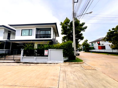 บ้านเดี่ยว สมุทรปราการ : 🚩ตัดใจขายปิดภาระ บ้านแฝด หมู่บ้าน บริทาเนีย กม.26 บ้านใหม่มาก ดูแลอย่างดี 