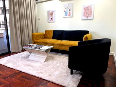Condos for rent Sukumvit 6 : BTS Nana Renovated modern negotiable great value 1 bedroom 