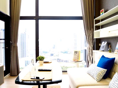 คอนโดให้เช่า : 🔥ห้องDuplex วิวดีมาก แต่งสวย เฟอร์แน่น ทำเลดีย่านพระราม 9 @ Chewathai Residence Asoke 