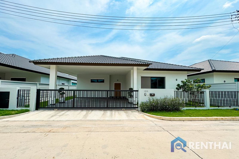 Houses for sale : Ready to move in 1 storey house modern design in Pattaya