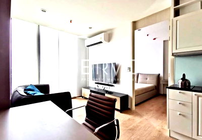 Condos for rent : 1 Bed High Fl. 10+ North Side Good Location Close to BTS Asok & MRT Sukhumvit 550 m. at Noble Recole Sukhumvit 19 Condo / For Rent