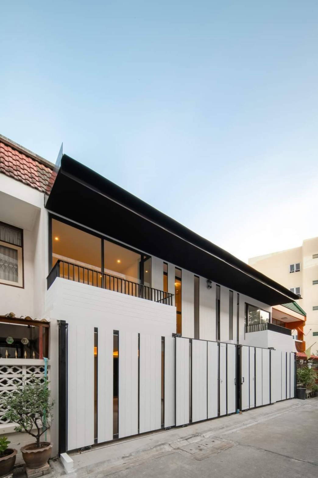 Townhouse Sukhumvit for sale Sukhumvit 71, Pridi 14, Brand new 2 Bedroom 170 sq.m Near BTS Phrakhanong 8 mins to Ekaamai Thonglor  
