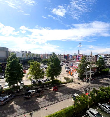 ขายคอนโด : ขายคอนโด วิวโล่ง ติดถนนใหญ่ ใกล้รถไฟฟ้า ผ่อนถูกกว่าเช่า