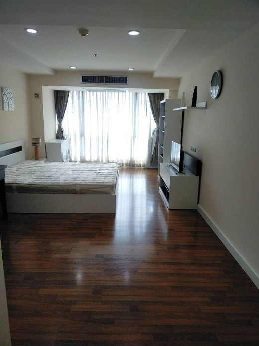 Condos for rent : The Trendy Condominium (9th Floor)