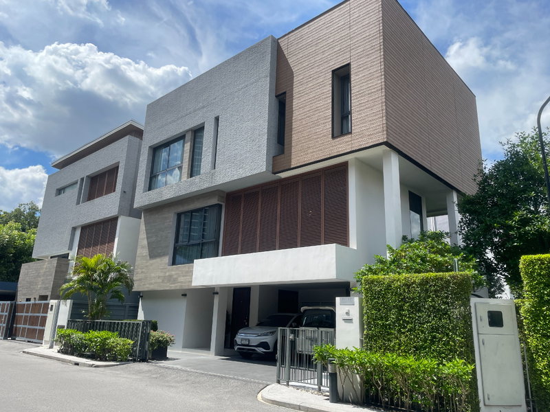 ขายบ้านเดี่ยว : ขายบ้าน พาร์ค พรีว่า พร้อมลิฟท์ หัวมุนที่ดิน: 87.8 ตร.ว. พื้นที่ 462 ตร.ม. 5 ห้องนอน ออกแบบตกแต่งอย่างมีรสนิยมและเฟอร์นิเจอร์นำเข้า by Chanintr