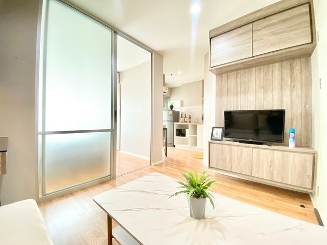 ให้เช่า คอนโด ลุมพินี พาร์ค นวมินทร์-ศรีบูรพา ขนาด 26 ตร.ม  ตึก D ชั้น 11 เฟอร์นิเจอร์บิวอินเครื่องใช้ไฟฟ้าครบ  แอร์ 2 ตัว  (วิวเมือง)