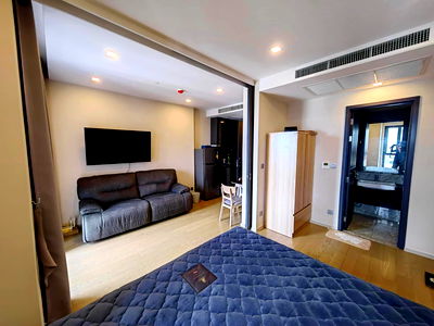 Condos for rent : Ashon Asoke for Rent size 35 Sq.m. Price 30,000 baht 34 Floor Line : @apopplace
