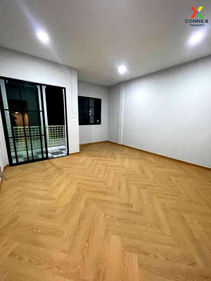 Townhouses for sale Rangsit-Nakhon Nayok 4 : For Sale Townhouse/Townhome  , Chatnarong Villa 4 , newly renovated , BTS-Khu Khot , Khu Khot , Lam Luk Ka , Pathum Thani , CX-104749 ✅ Live chat with us ADD LINE @connexproperty ✅ 
