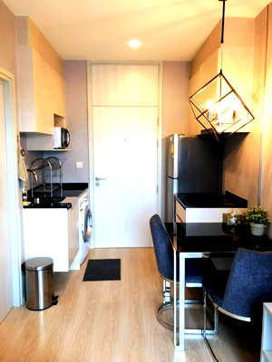 Condos for rent : Available!! Noble Revolve Ratchada Near MRT 0 Meter LineID : @Habitant (with@ Ahead)