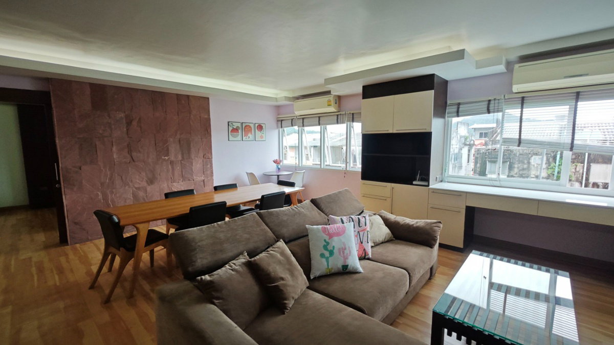 3 Bedrooms apartment with 120 SqM in the center of Phuket - image 2