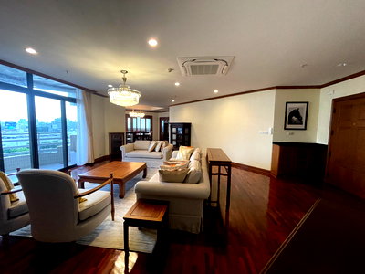 คอนโดให้เช่า : Newly renovated! ร่วมสุข. 3นอน 330ตร.ม. Line id: @pfagent