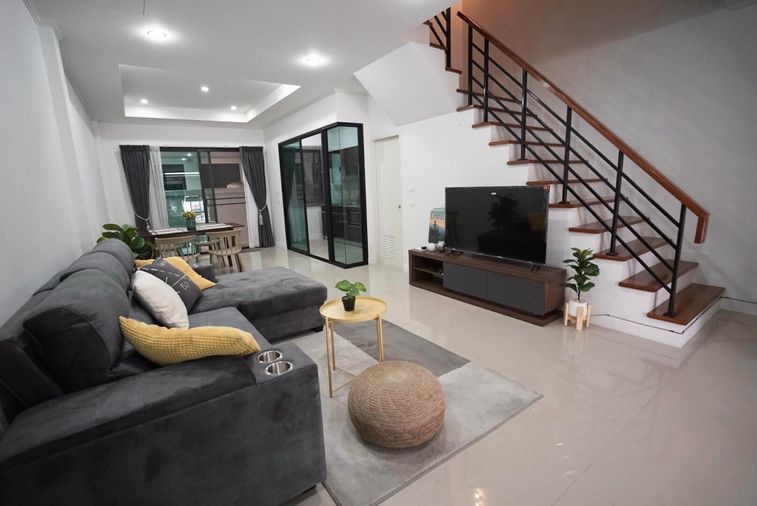 4-bed townhouse for rent, 83 sqm, 21 sq wah, Supalai Essence Ladprao