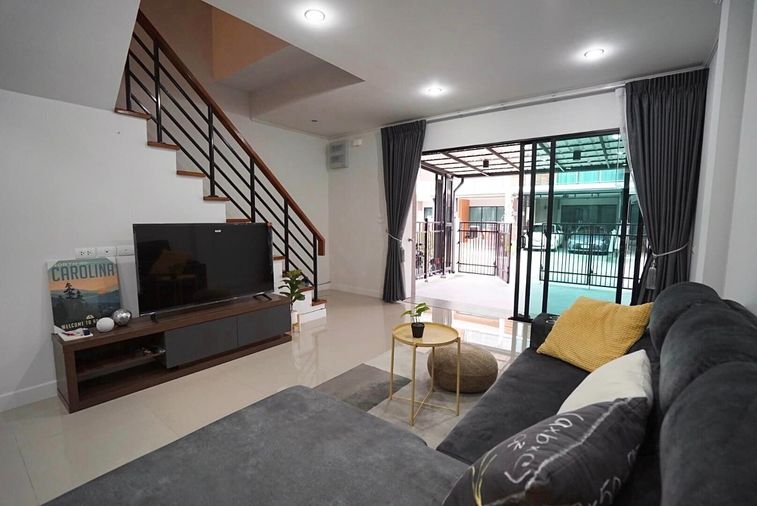 4-bed townhouse for rent, 83 sqm, 21 sq wah, Supalai Essence Ladprao