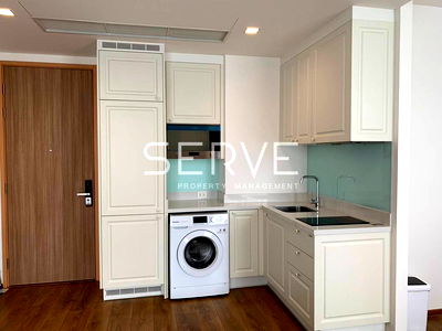 คอนโดให้เช่า : 2 Beds 2 Baths with Bathtub High Fl. 10+ Good Location Close to BTS Phrom Phong 500 m. / For Rent-Noble BE33