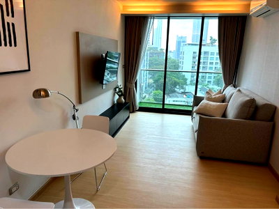 Condos for rent : MB6674 Via 49 Fully furnished, good location in the heart of Bangkok, convenient to travel, ready to move in