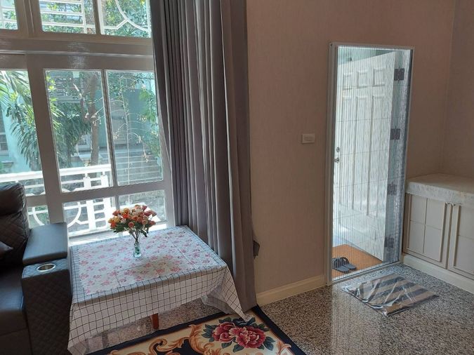 ให้เช่าทาวน์โฮม 4 ห้องนอน 360 ตร.ม. 32 ตร.ว. เขตหลักสี่