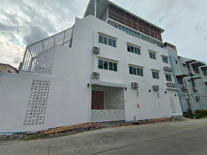ให้เช่าโฮมออฟฟิศ 5 ห้องนอน 360 ตร.ม. 33 ตร.ว. เขตบางกอกน้อย
