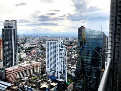 Condos for rent : For rent Condo villa rachatewi 2 Bed corner (S15-3846)