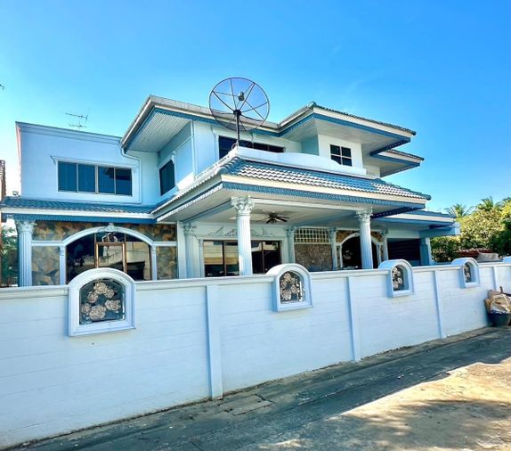 ให้เช่าบ้านเดี่ยว 6 ห้องนอน 120 ตร.ว. เขตตลิ่งชัน