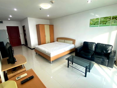 Condos for rent Sathorn Thani Tower : lumpini park view condo for rent