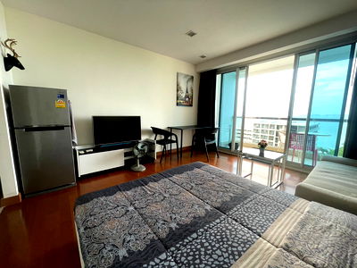 Condos for rent Art in Paradise Pattaya  : For rent the Palm wongamat Beach Front Pattaya Studio room (S03-0960)