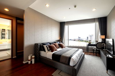 Condos for sale Assumption Convent Silom School : Menam Residences, 3 bedrooms 3 bathrooms