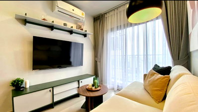 Condos for rent : Life Phahol. 1bed 35sqm. Line id: @pfagent