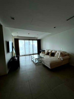 Condos for rent : LTHC10974–The River condominium FOR RENT 2 beds 2 baths size 138 Sq.m. Near BTS Saphan Taksin Station ONLY 85k/month